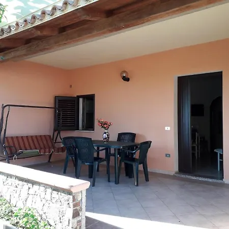 Сasa de vacaciones Casa Deledda *